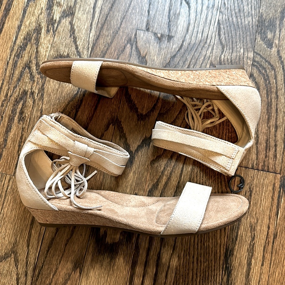 Koolaburra by UGG Fringe Sandal, NWOT